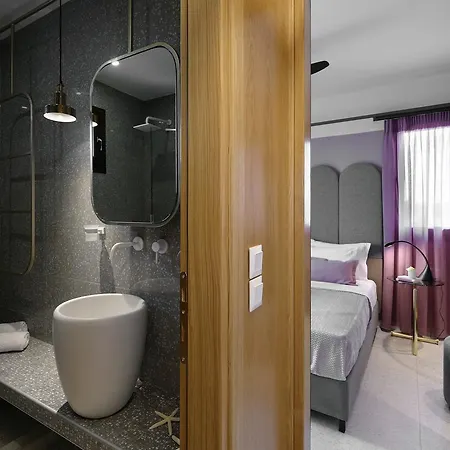Castristudios Apartment