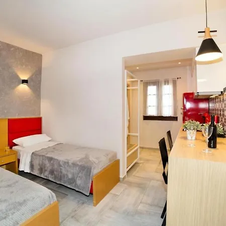 Castristudios * نيكيتي